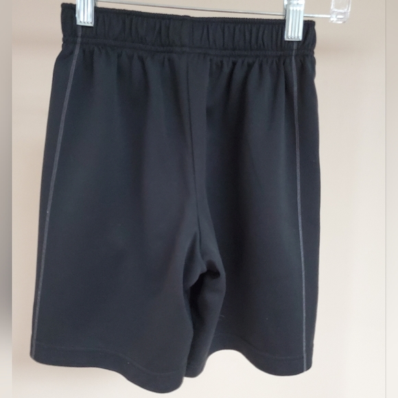 Cat & Jack Boy's Black Shorts Size Small (6/7)| Great Condition - Picture 2 of 6
